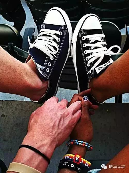 情侣透气防臭运动鞋,舒服又好看的秋季运动鞋