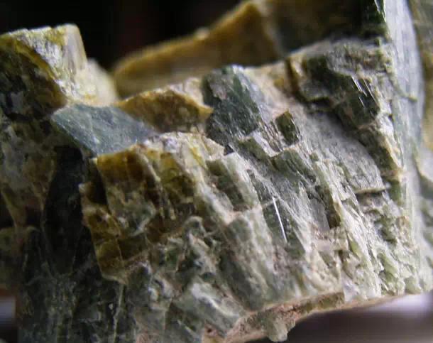 蓝宝石原矿全过程,迪拜顶级奢侈原矿宝石