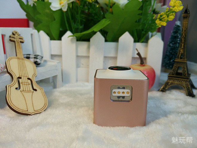 你驾驶，她帮你看风景