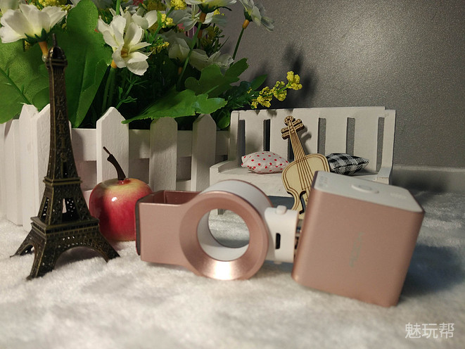 你驾驶，她帮你看风景