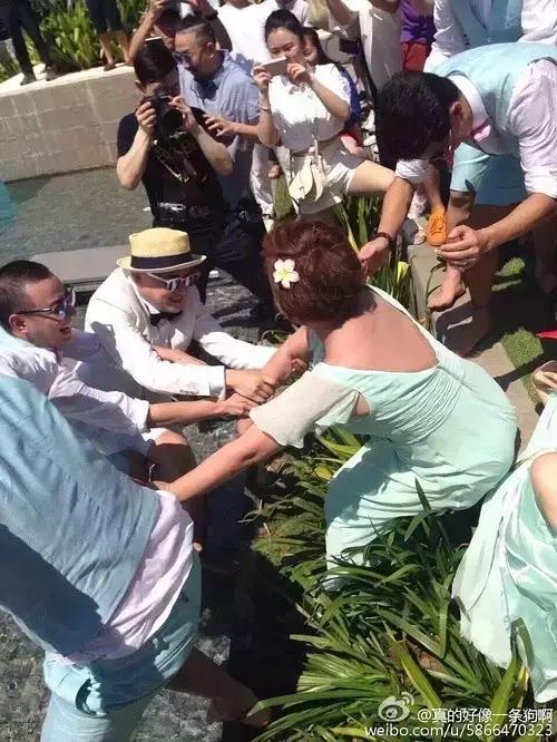 柳岩婚礼被戏弄视频,柳岩在包贝尔婚礼上的遭遇