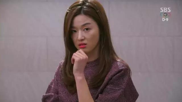 韩剧同款首饰,宋仲基片场被拍与宋慧乔同款卫衣