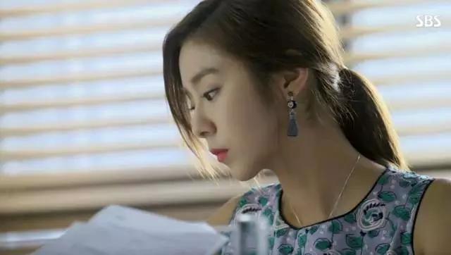 韩剧同款首饰,宋仲基片场被拍与宋慧乔同款卫衣