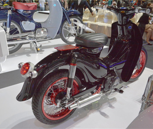 本田supercub125超级幼兽智能版,本田幼兽crosscub白色上市时间