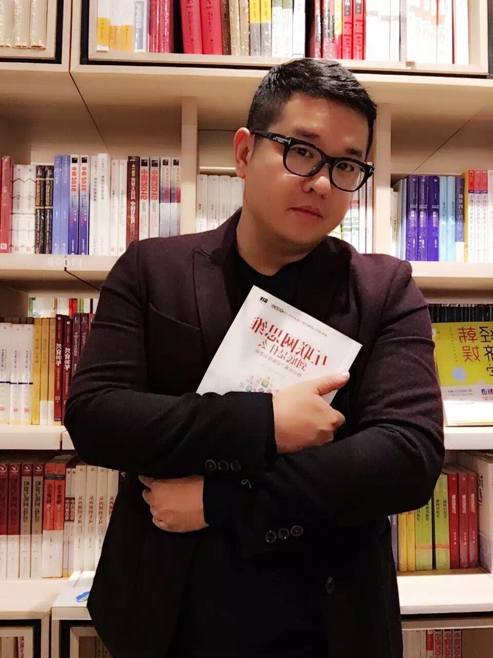 同样是玩，他一不小心玩大了！