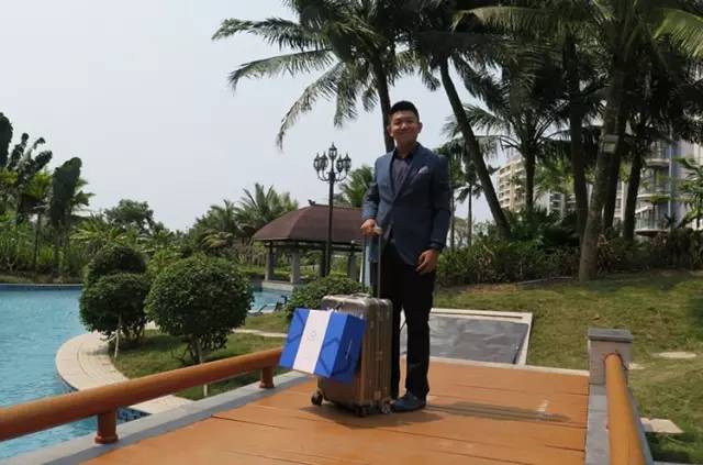 用户说｜三十度没带正装，商旅人士的必备烦恼