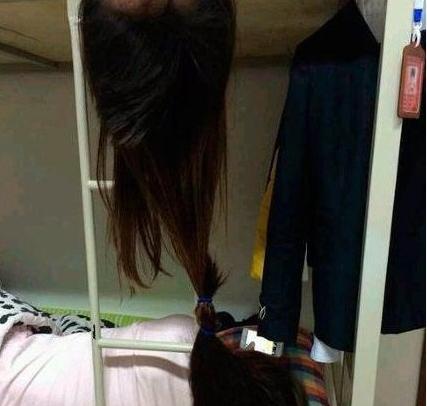 偷东西逃跑的搞笑图片,偷东西被发现的搞笑图片