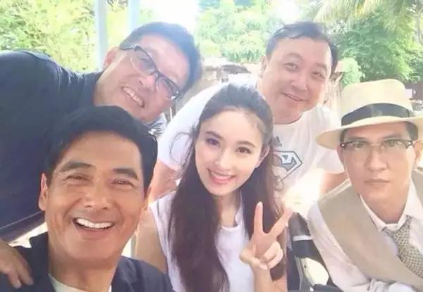 揭秘:真实的泰国人妖,昙花一现的美丽