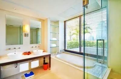 揭秘:真实的泰国人妖,昙花一现的美丽