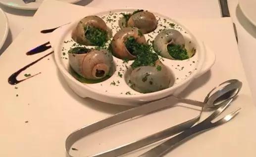 揭秘:真实的泰国人妖,昙花一现的美丽