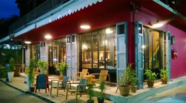 揭秘:真实的泰国人妖,昙花一现的美丽