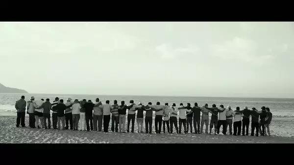 33名矿工被困地心69天后全部生还,地心营救真实事件埋在地下两个月