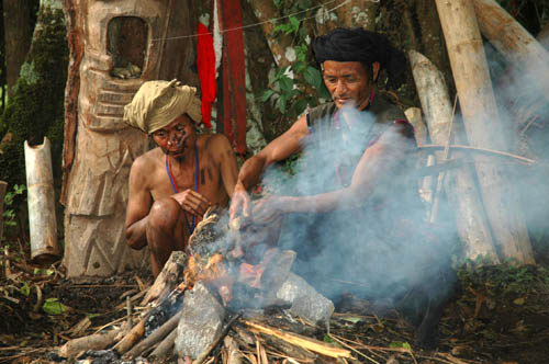 佤族的风俗活动是什么,佤族祭鬼活动