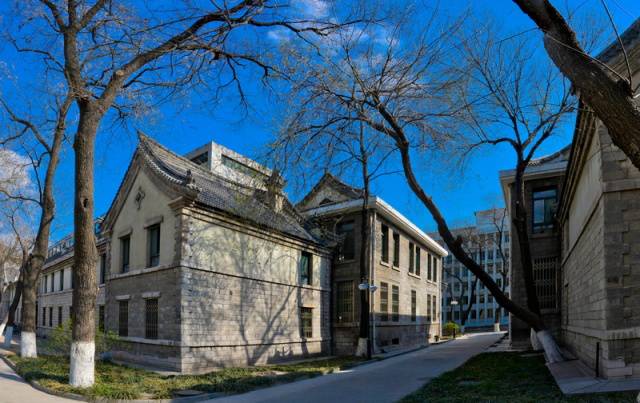 趣谈山大趵突泉校区,春风十里不如你