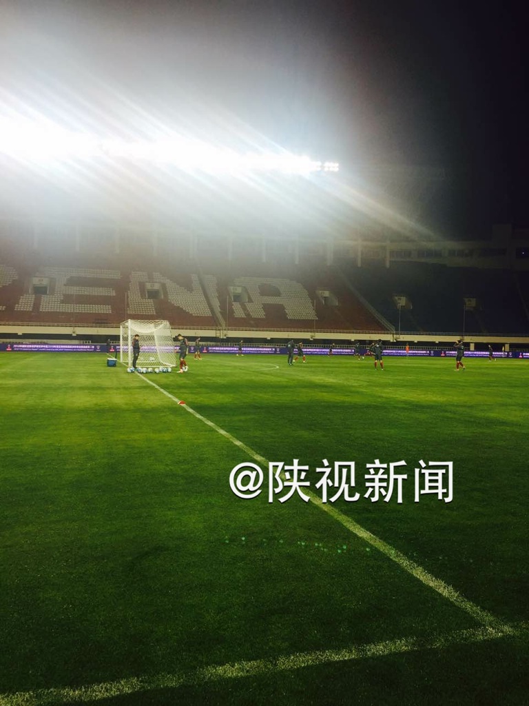 国足启程赴多哈开启12强赛,国足备战世预赛训练视频