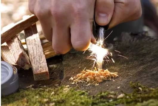 荒野求生是怎么生火的,荒野求生如何生火