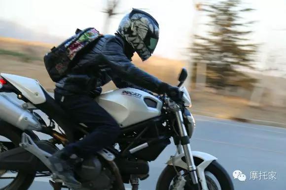 杜卡迪696摩托官方价格多少钱,哪年的杜卡迪696比较好