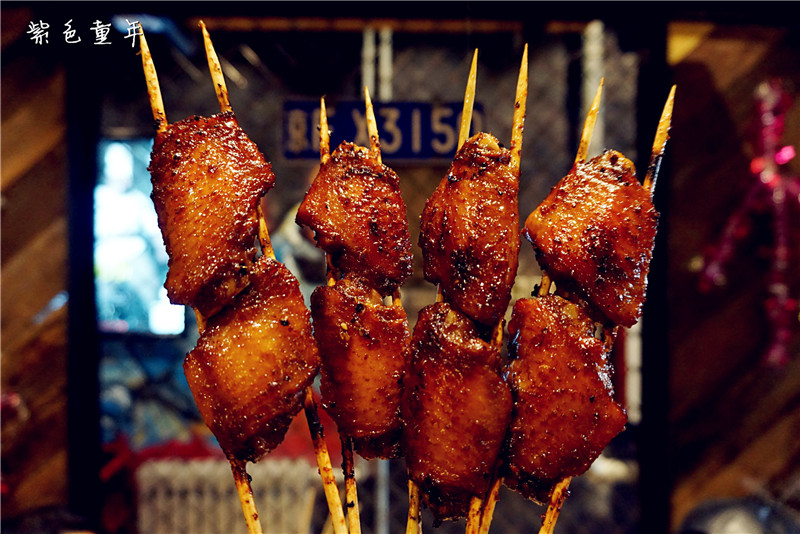 木屋烧烤pk冰城串吧,冰城串吧烤鸡肉