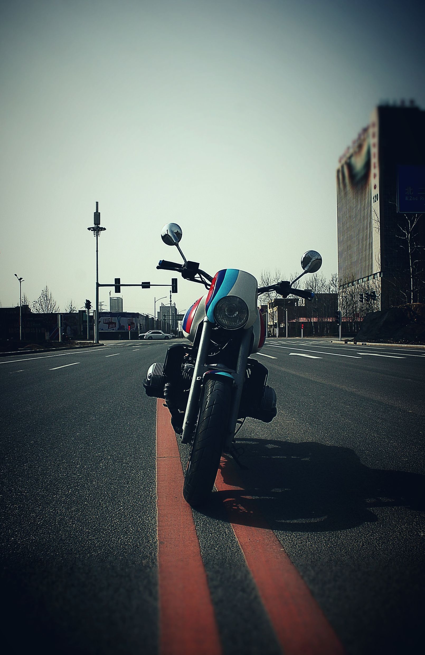 独特设计复古摩托车,中国小伙手工打造摩托车