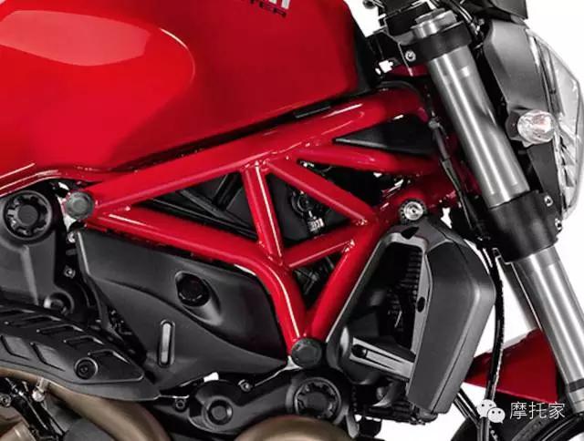 试驾杜卡迪monster821,杜卡迪monster821测评