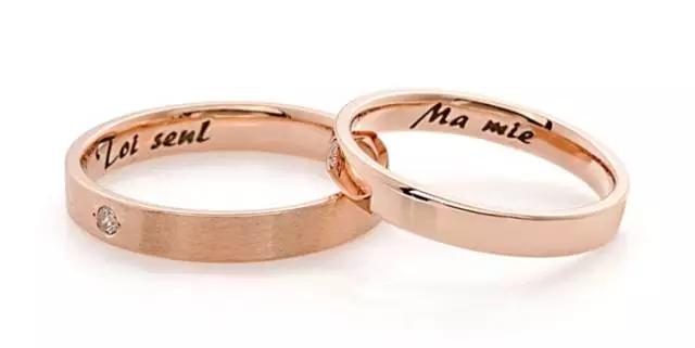 韩剧同款首饰,宋仲基片场被拍与宋慧乔同款卫衣