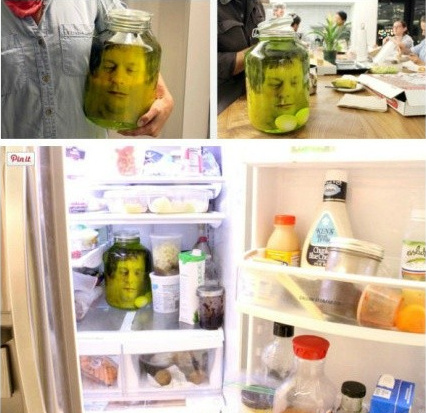 隔壁的他们愚人节竟然这样玩，吓得我瓜子都掉了...