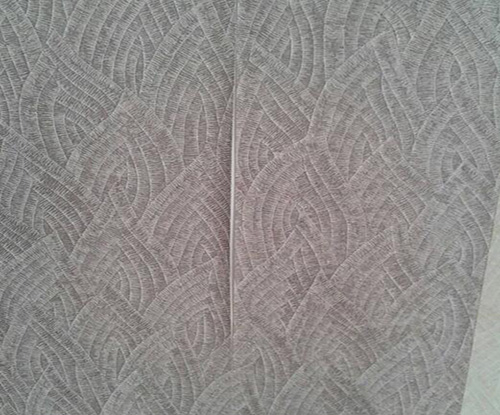 入住以后墙顶乳胶漆开裂怎么处理,用了除霉剂墙面开裂起泡怎么办