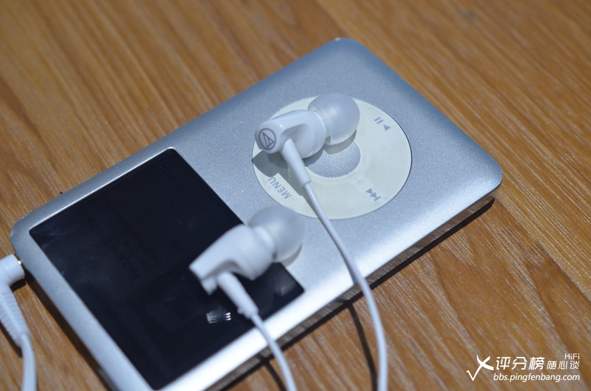 飞利浦对比松下便携式剃须刀,飞利浦监听耳机铁三角