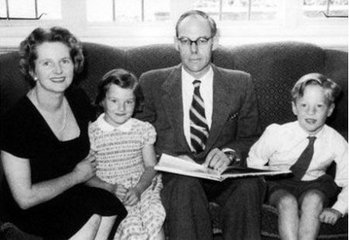 她是闻名全球的“铁娘子”，可谁知她却是一个杂货店老板的女儿