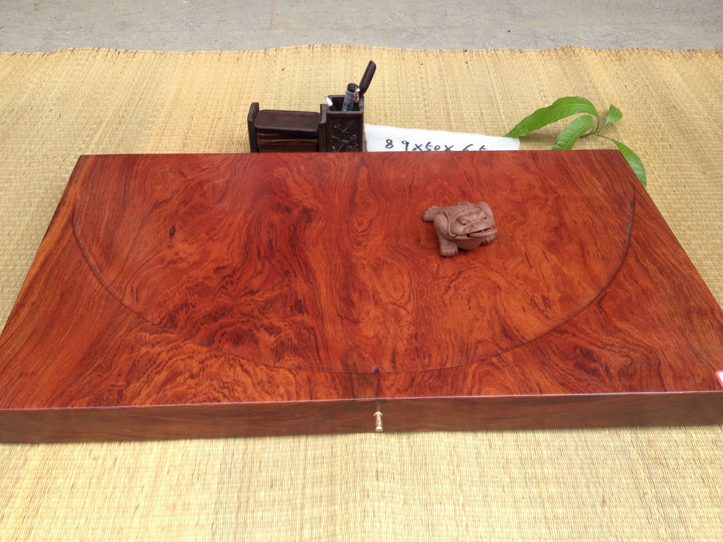 巴西花梨——做不了花梨中的翘楚，就去做是大板桌中的贵族