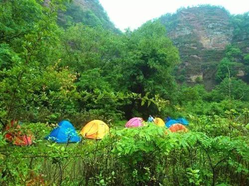 离石林不到20公里的地方,隐藏着昆明人没发现的苗王寨