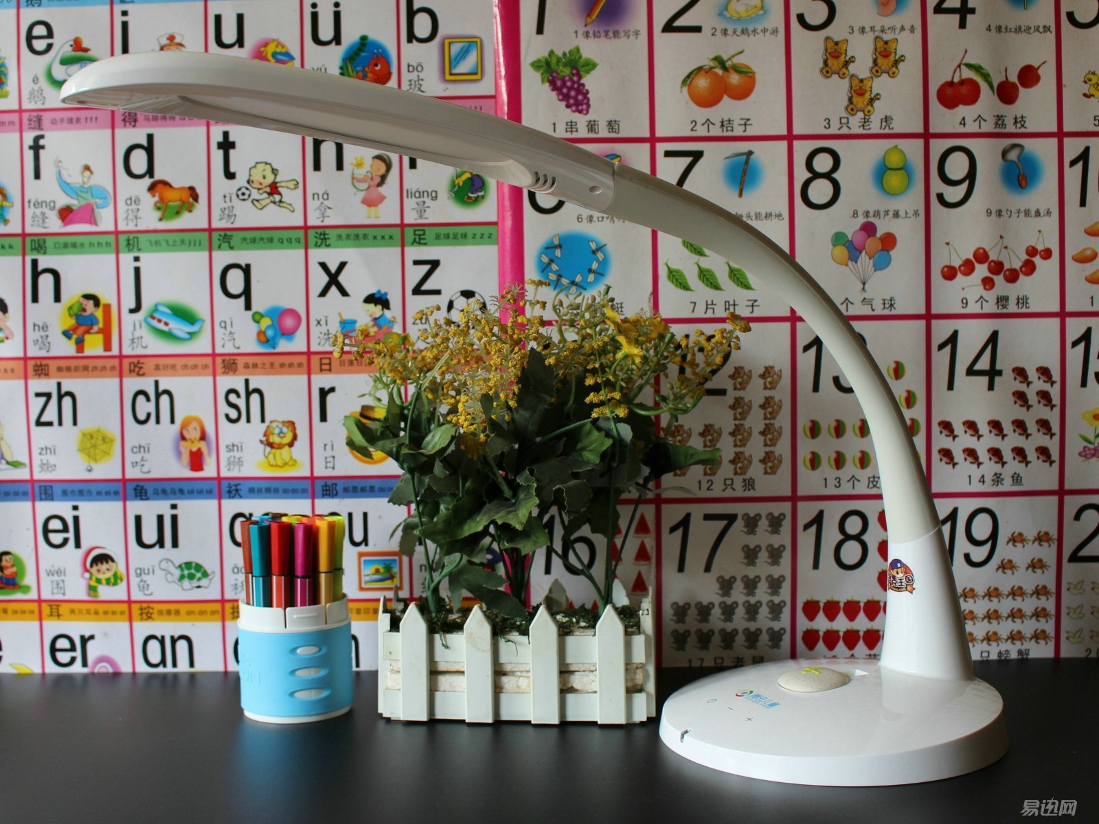 儿童护眼智能台灯学习专用,儿童护眼台灯智能感光