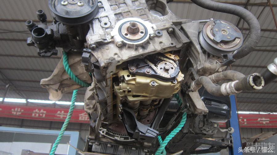 宝马320I大修发动机解决严重烧机油、冒蓝烟、尾气发臭问题