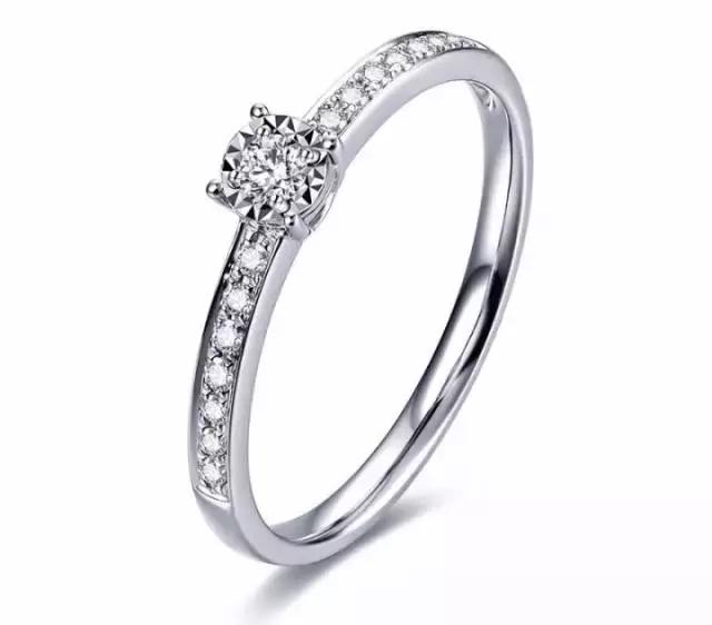 婚戒买品牌还是定制,买婚戒选择哪个品牌比较好