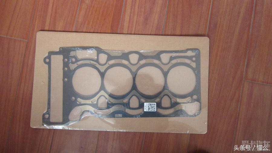 宝马320I大修发动机解决严重烧机油、冒蓝烟、尾气发臭问题