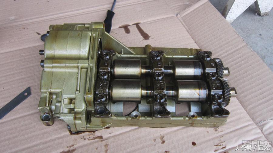 宝马320I大修发动机解决严重烧机油、冒蓝烟、尾气发臭问题