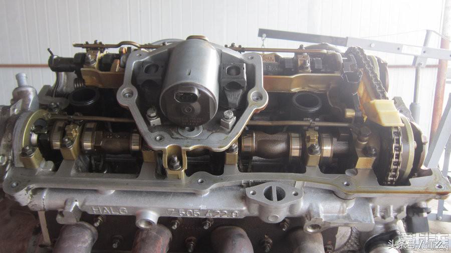 宝马320I大修发动机解决严重烧机油、冒蓝烟、尾气发臭问题