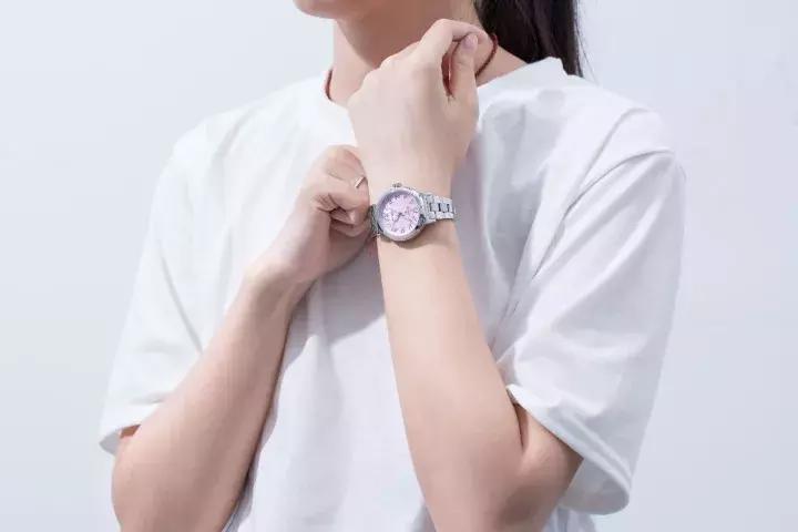 劳力士粉色表盘女表保值吗,劳力士女表粉红