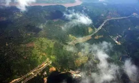 云南最美公路自驾出行攻略,自驾去云南沿途的风景美不胜收