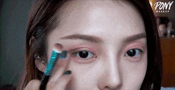 皮肤偏黑适合什么颜色口红显白,卡姿兰口红哪个色号显白显年轻