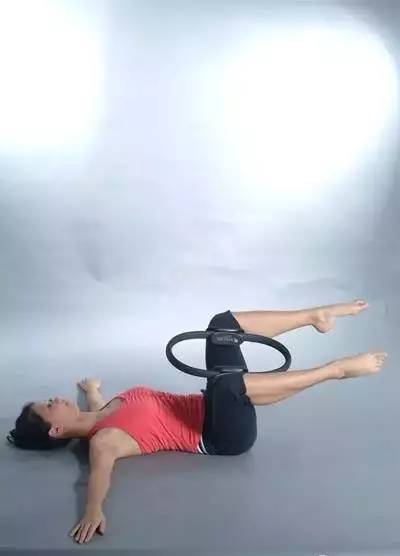 普拉提脊椎灵活训练30分钟,普拉提脊柱发力训练方法慢动作