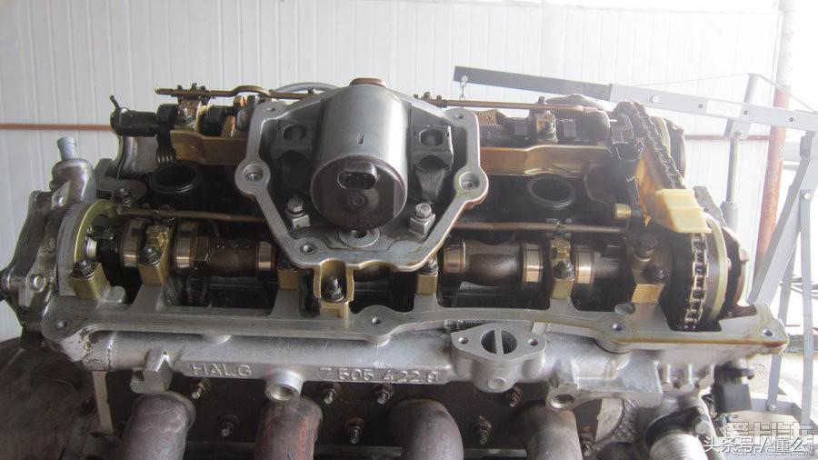 宝马320I大修发动机解决严重烧机油、冒蓝烟、尾气发臭问题