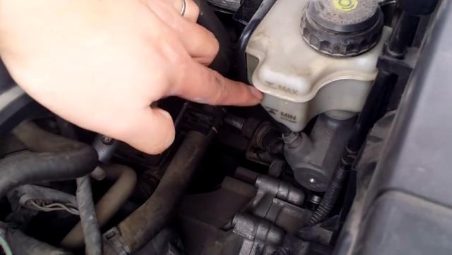 车子跑长途需要注意哪些,跑长途之前怎么检查车辆