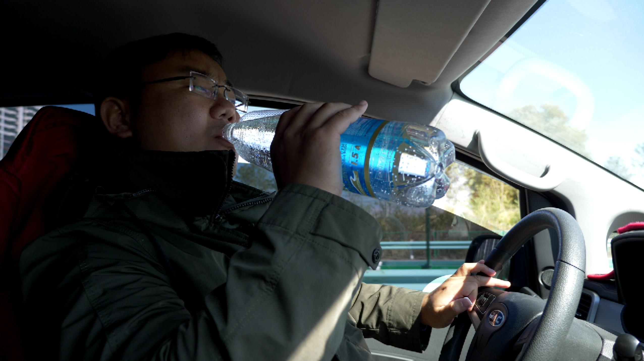 一群90后自驾*疆新**霍尔果斯解密中国哈萨克斯坦合作中心