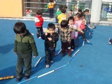 40种自制幼儿体育器械废物利用,幼儿园自制户外体育器械保龄球