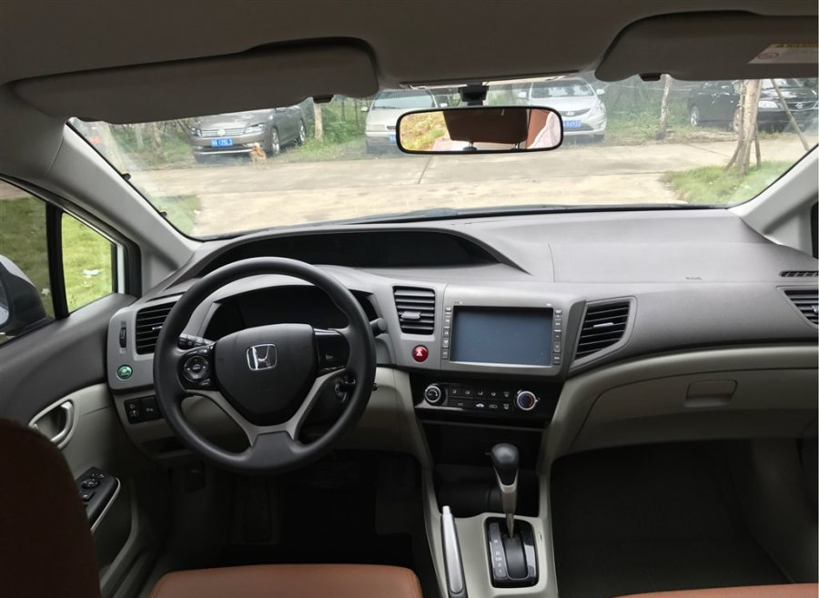 落地价15万买本田思域三厢哪款车,本田思域14.19万落地多少钱