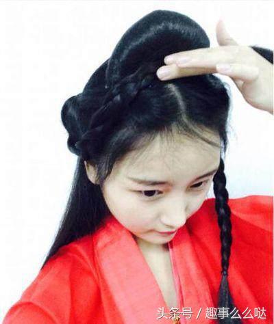 出门发型简单好看披肩编发,十分钟出门编发丸子头