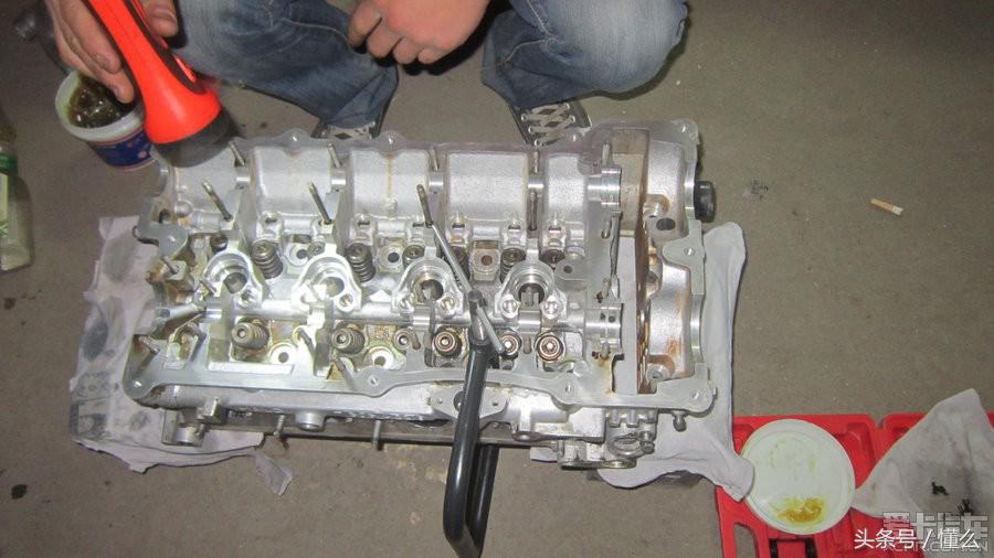 宝马320I大修发动机解决严重烧机油、冒蓝烟、尾气发臭问题