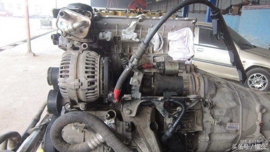 宝马320I大修发动机解决严重烧机油、冒蓝烟、尾气发臭问题