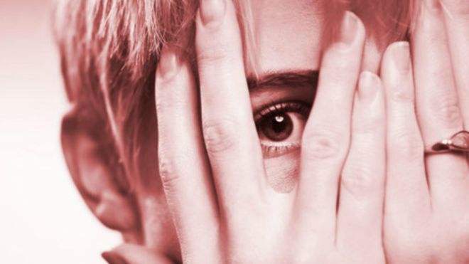 心理紧张导致脸红如何缓解,容易紧张脸红如何最快改变